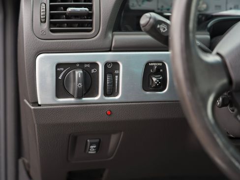 Used 2002 Ford Thunderbird RWD image 18