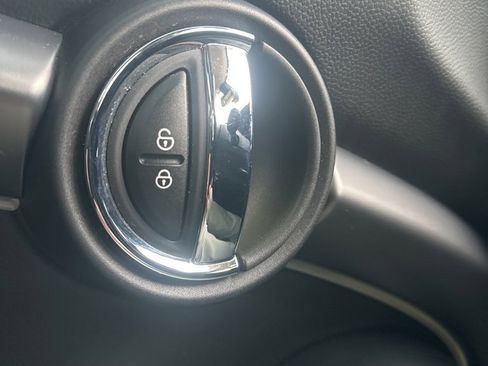 Used 2023 MINI Cooper S image 18