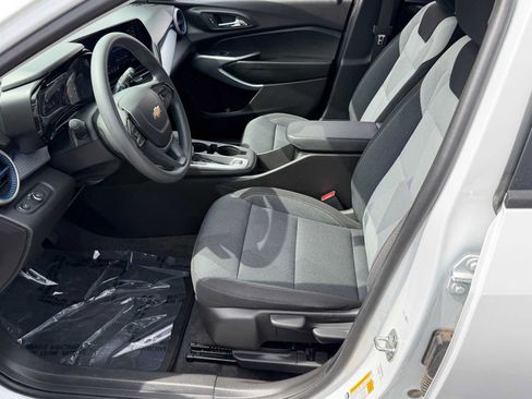 Used 2026 Chevrolet Trax LS FWD image 22
