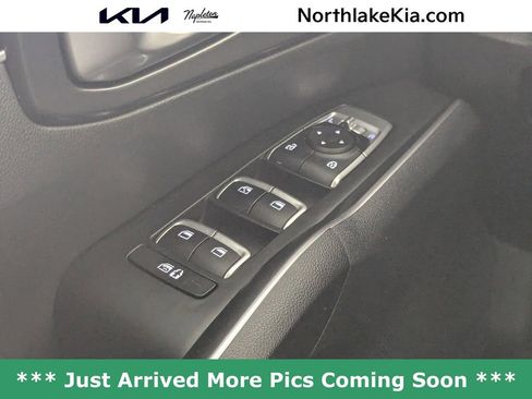 Used 2023 Kia Sorento LX image 15