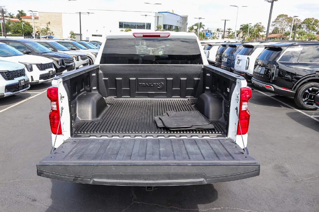 Used 2025 Chevrolet Silverado 1500 LT RWD image 24