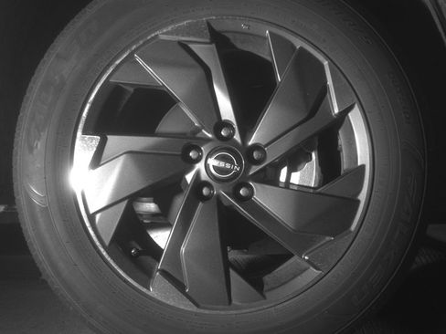 Used 2025 Nissan Rogue SV image 13