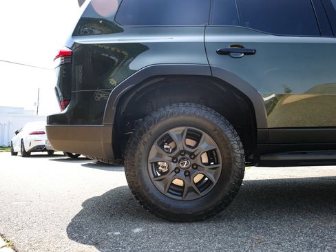 Used 2026 Lexus GX 550 AWD/4WD image 9