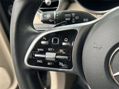 Used 2022 Mercedes-Benz GLC 300 4MATIC image 34