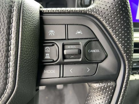 Used 2025 Toyota Tacoma SR5 AWD/4WD image 34