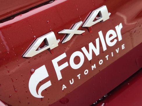 New 2025 Jeep Grand Cherokee L Laredo image 9