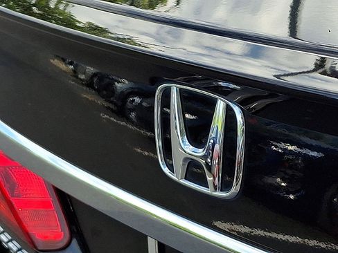 Used 2015 Honda Accord Touring image 30