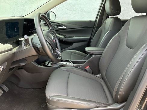 Used 2025 Buick Encore GX Preferred FWD image 25