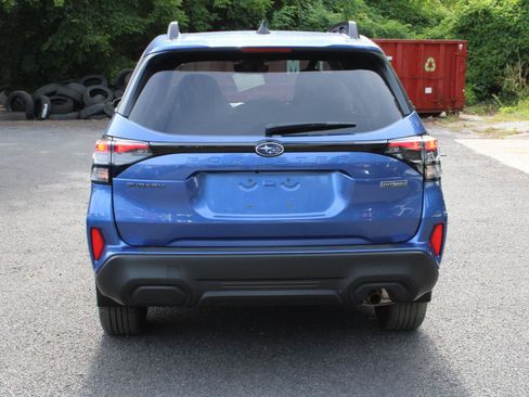 Used 2025 Subaru Forester Premium AWD/4WD image 10