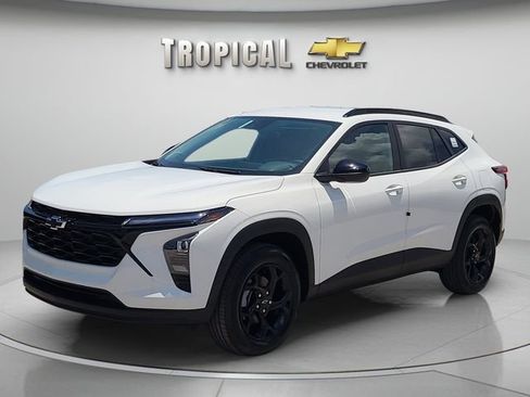 New 2026 Chevrolet Trax LT w/ Midnight Edition FWD image 1