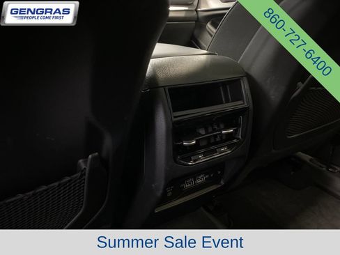 Used 2023 Jeep Grand Cherokee Overland AWD/4WD image 31