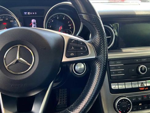 Used 2019 Mercedes-Benz SLC 300 image 22