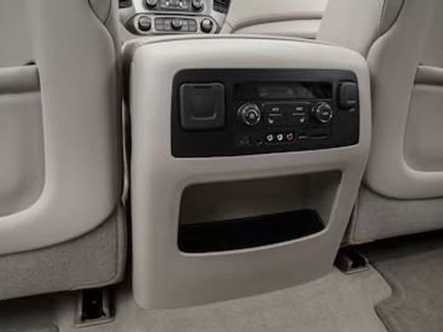 Used 2017 GMC Yukon XL Denali w/ Open Road Package AWD/4WD image 16