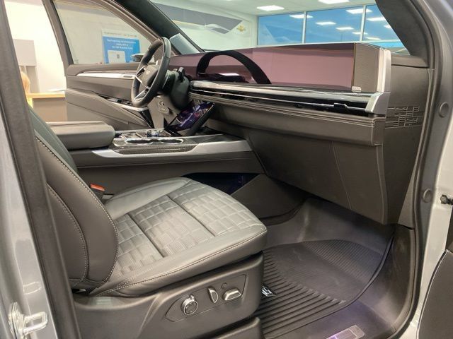 Used 2025 Cadillac Escalade V w/ LPO, ONYX Package AWD/4WD image 23
