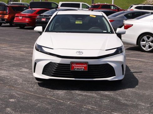 Used 2025 Toyota Camry LE w/ Convenience Package FWD image 4