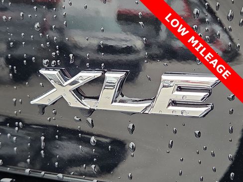 Used 2026 Toyota Camry XLE image 9