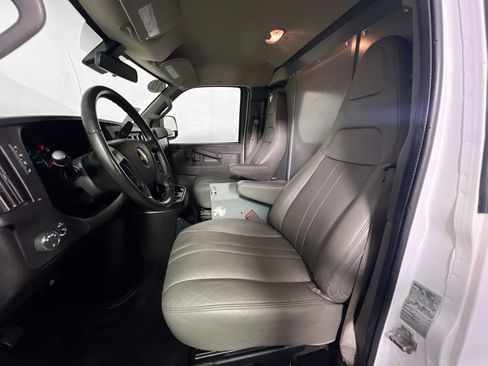Used 2020 Chevrolet Express 3500 Extended w/ Driver Convenience Package RWD image 14