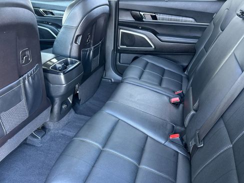 Used 2023 Kia Telluride EX image 11