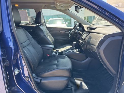Used 2017 Nissan Rogue SL w/ SL Premium Package AWD/4WD image 16