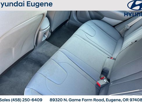 Used 2024 Hyundai Elantra SEL FWD image 15