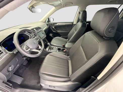 Used 2023 Volkswagen Tiguan SE FWD image 17