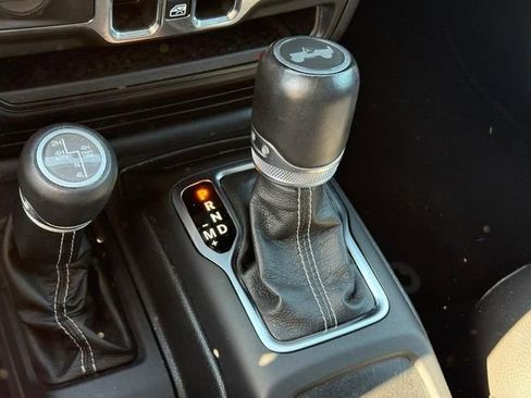 Used 2021 Jeep Wrangler Unlimited Sahara w/ Cold Weather Group AWD/4WD image 21