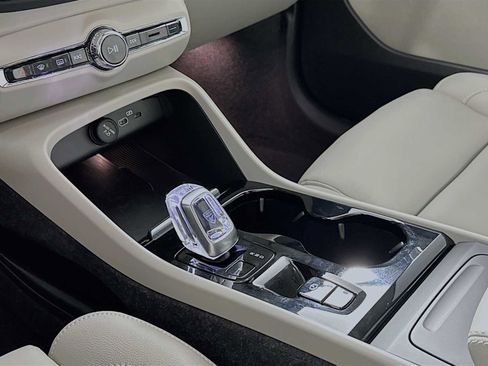 Used 2025 Volvo XC40 B5 Plus w/ Protection Package Premier image 16