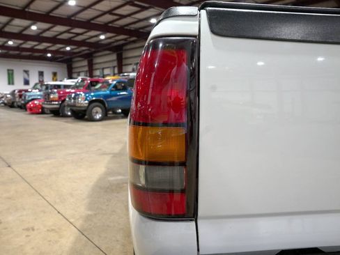 Used 2005 GMC Sierra 1500 SLT w/ Light Duty Power Package RWD image 38