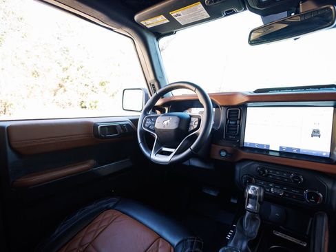 Used 2022 Ford Bronco Wildtrak image 40