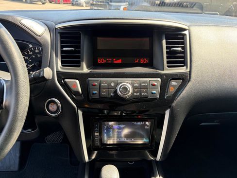 Used 2016 Nissan Pathfinder S FWD image 17