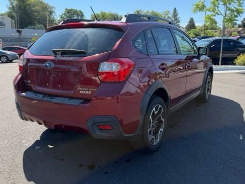 Used 2017 Subaru Crosstrek 2.0i Premium w/ Moonroof Package AWD/4WD image 4