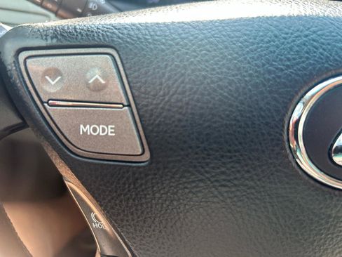 Used 2011 Lexus LS 460 w/ Comfort Pkg RWD image 24