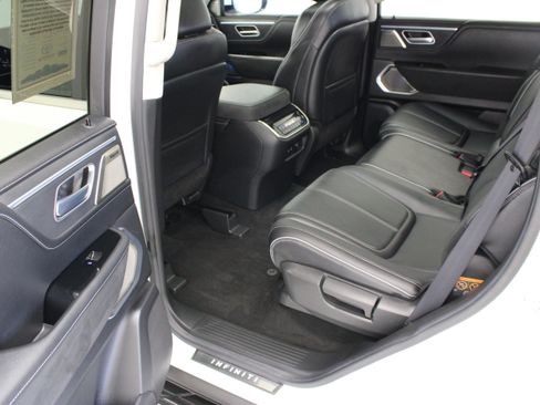 Used 2025 INFINITI QX80 Sensory AWD/4WD image 31