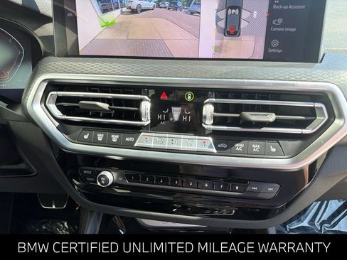 Used 2025 BMW X4 xDrive30i w/ M Sport Package AWD/4WD image 28