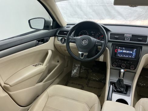Used 2014 Volkswagen Passat 1.8T SE FWD image 29