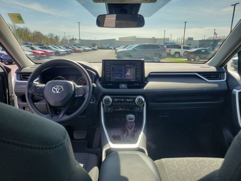 Used 2022 Toyota RAV4 XLE image 20