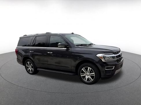 Used 2024 Ford Expedition Limited RWD image 2