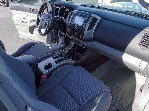 Used 2015 Toyota Tacoma PreRunner w/ TRD Sport Package RWD image 13