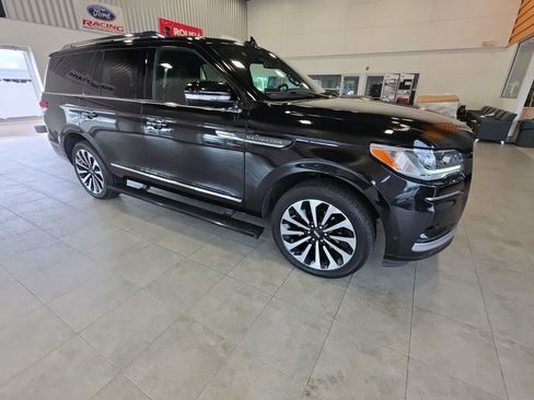 Used 2022 Lincoln Navigator Reserve AWD/4WD image 6