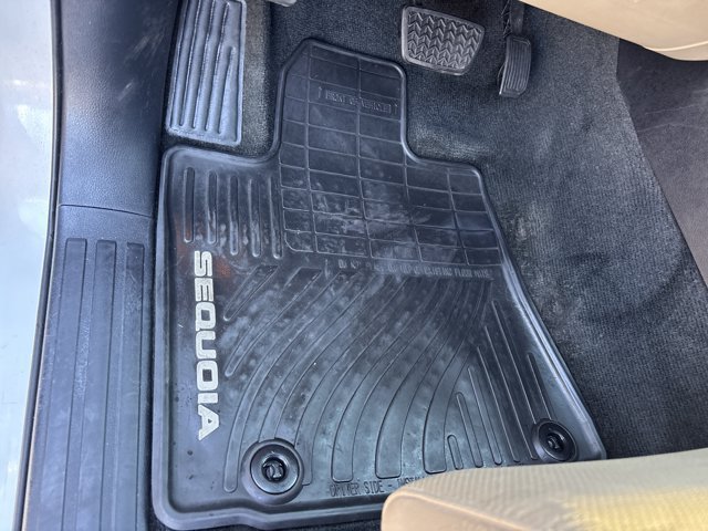 Used 2013 Toyota Sequoia Platinum AWD/4WD image 34