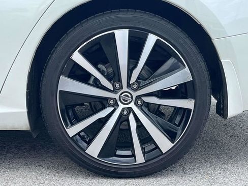 Used 2022 Nissan Altima 2.5 SR FWD image 11