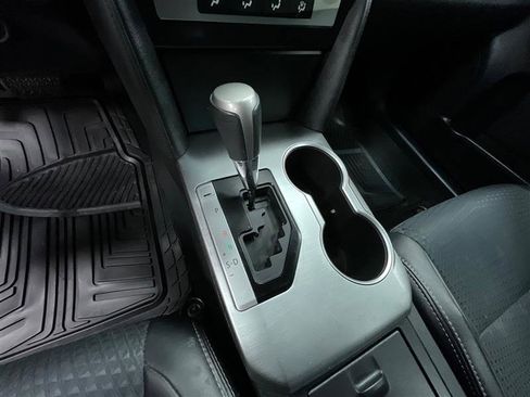 Used 2014 Toyota Camry SE FWD image 15