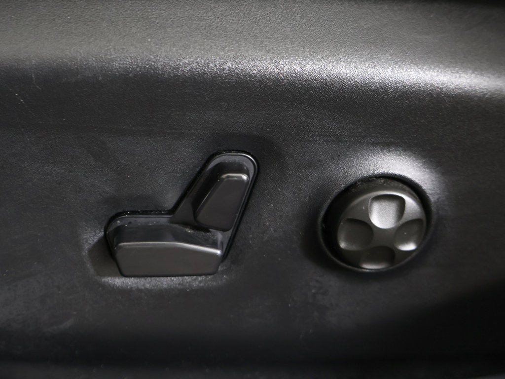 Used 2025 Chrysler Pacifica Select FWD image 33