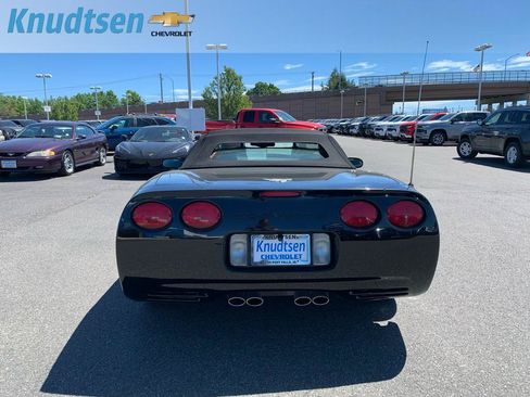 Used 2003 Chevrolet Corvette Convertible w/ Preferred Equipment Group1 RWD image 6