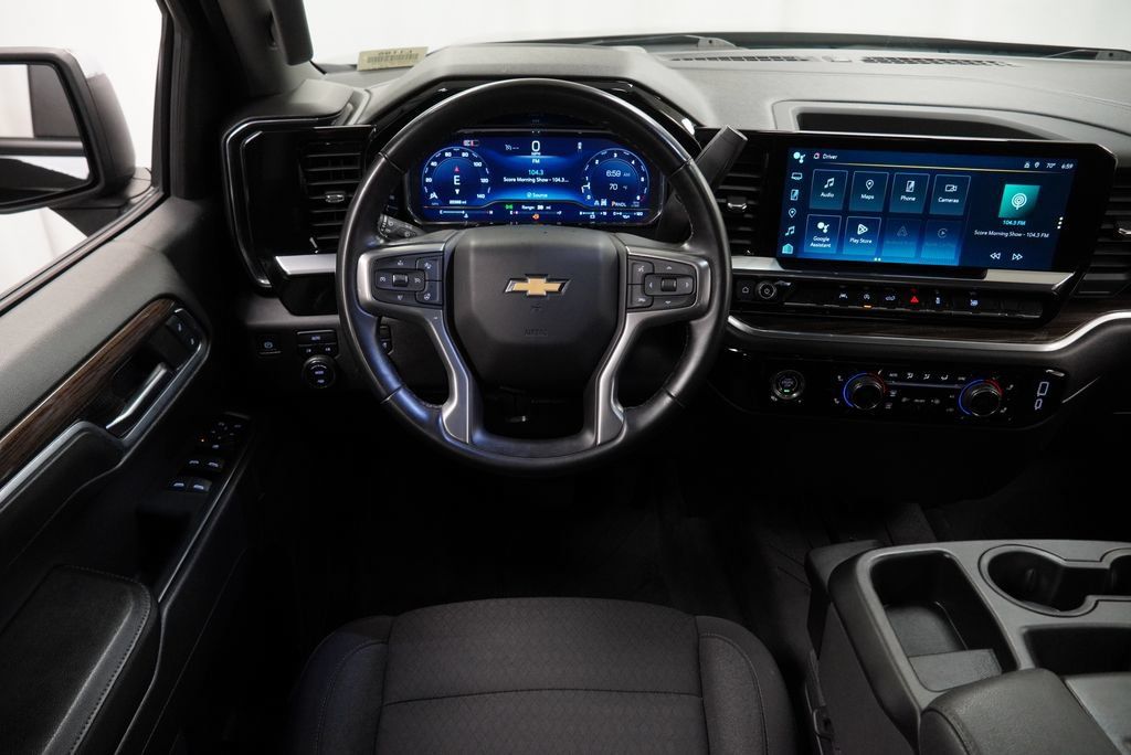 Used 2024 Chevrolet Silverado 1500 LT AWD/4WD image 8