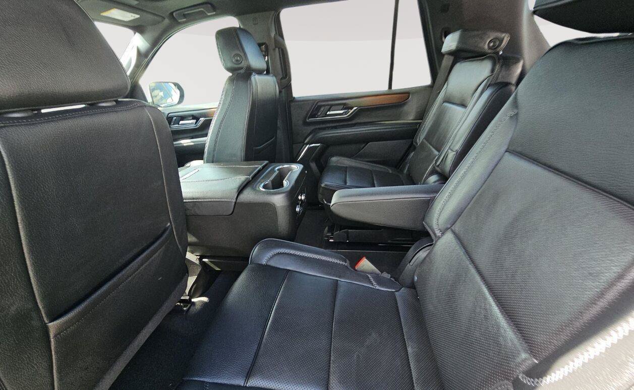 Used 2026 GMC Yukon Denali w/ Sun & Power Step Package AWD/4WD image 5