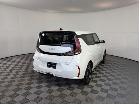 Certified 2024 Kia Soul GT-Line image 10