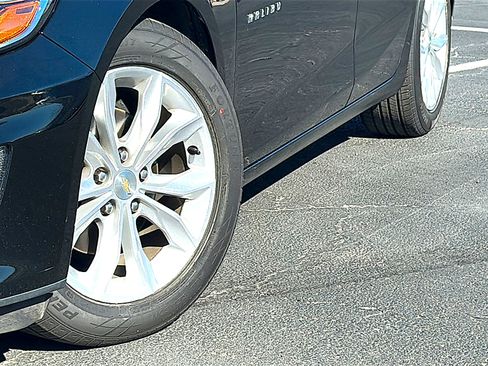 Used 2024 Chevrolet Malibu LT image 3