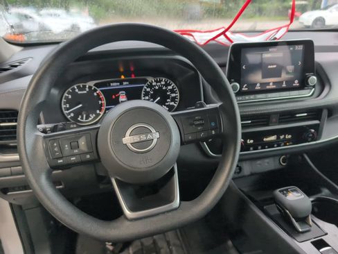 Used 2024 Nissan Rogue SV AWD/4WD image 12
