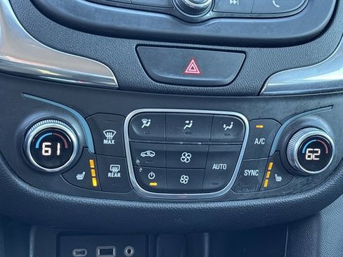 Used 2020 Chevrolet Equinox LT image 36